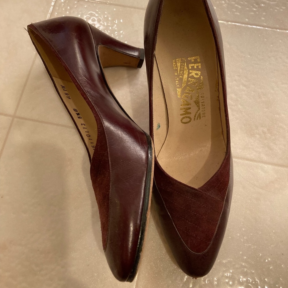 Classic pumps